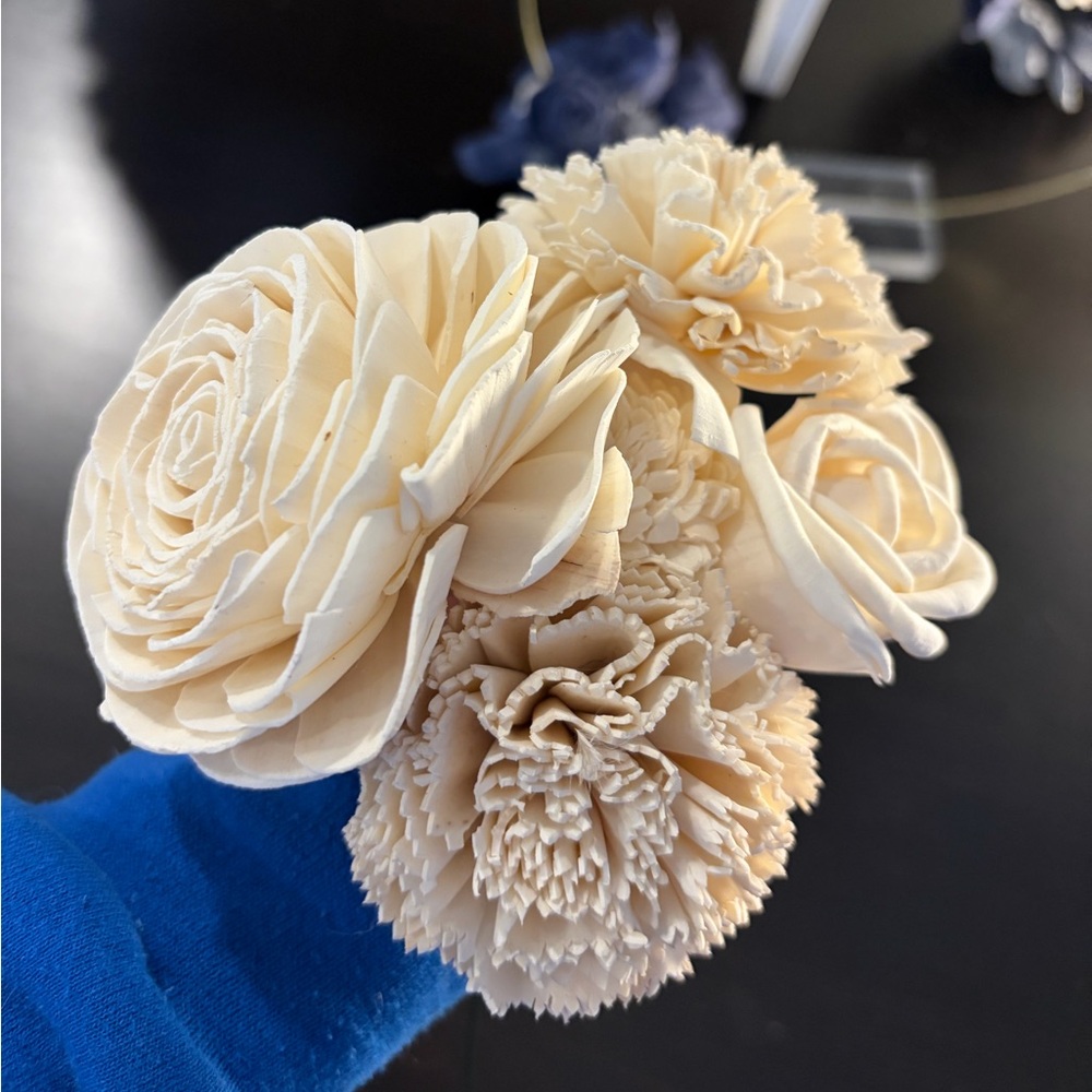 Off White Pre Stemmed Sola Wood Flower- 81 in total
